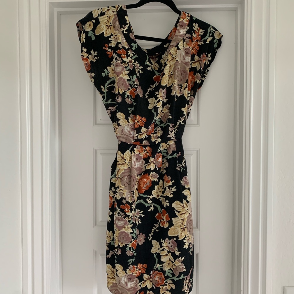 Floral Dress with tie detail